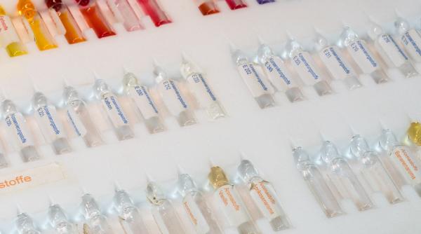 medicamente cumparate de urgenta si tinute in depozit