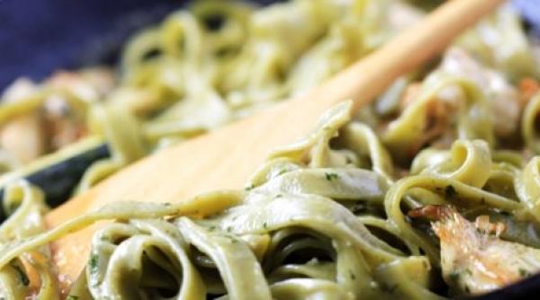 reteta zilei tagliatelle cu pesto alla genovese si piept de pui