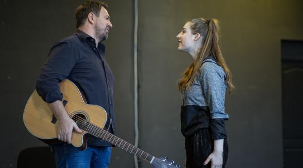 personajul harry ii aduce lui horia o noutate absoluta in cei 25 de ani de cariera primul rol de musical in mamma mia