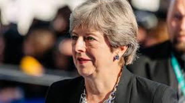 theresa may criticata pentru politica sa in domeniul imigratiei pe vremea cand era ministru de interne