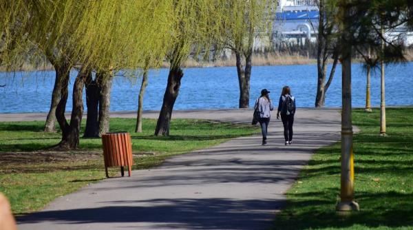 anm vreme calda cu temperaturi de pana la 30 de grade dar si averse cu tunete si fulgere in urmatoarea saptamana