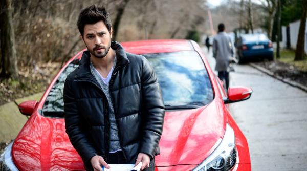 cum se relaxeaza petru paun alex din fructul oprit dupa o zi lunga de filmari