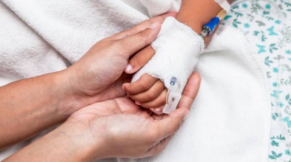 caz incredibil la iasi un fetita de 6 ani a fost somata sa plateasca spitalizarea