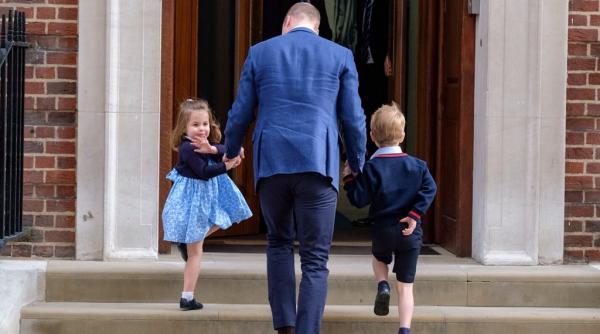 printul george si printesa charlotte si au vizitat noul fratior