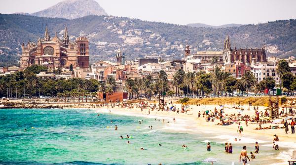 statiunea palma introduce restrictii impotriva turismului masiv