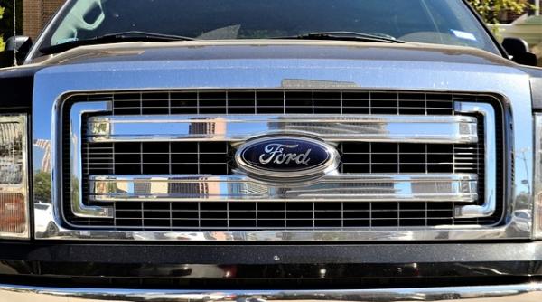 ford anunta reduceri suplimentare de costuri si renuntarea la majoritatea sedanurilor din america de nord