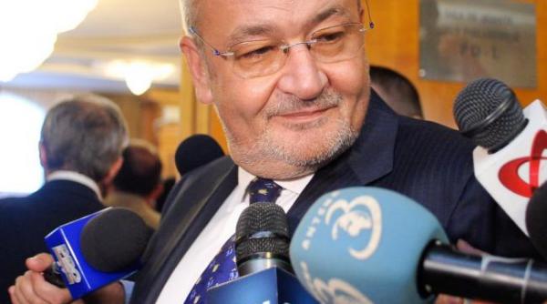 sebastian vladescu este urmarit penal pentru luare de mita si trafic de influenta in forma continuata