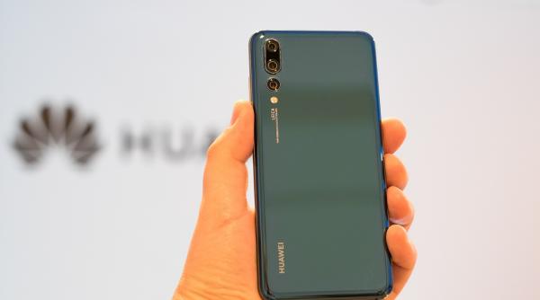 sua isi inchide usile in fata companiilor huawei si zte