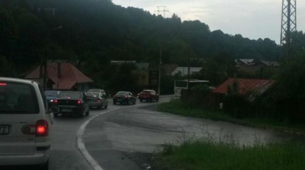 trafic rutier ingreunat la comarnic din cauza ploii torentiale