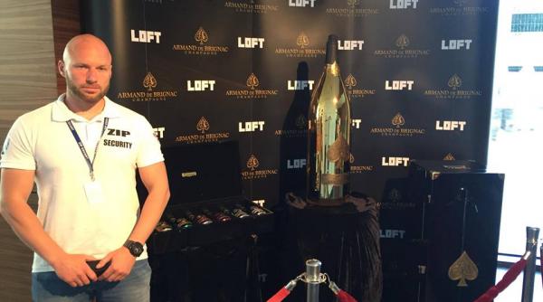 sampanie de aproape 100 000 de euro comandata la un club de fite din mamaia