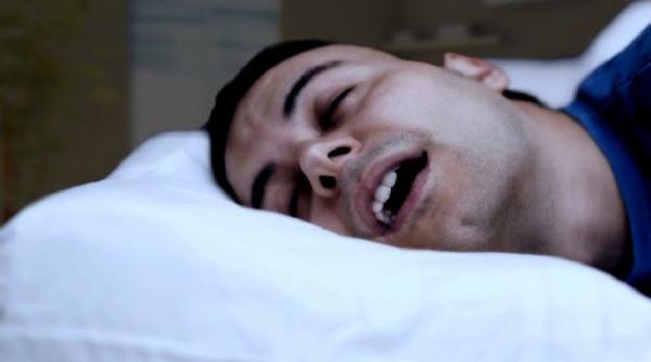 cercetatorii au aflat de ce unele persoane vorbesc in somn