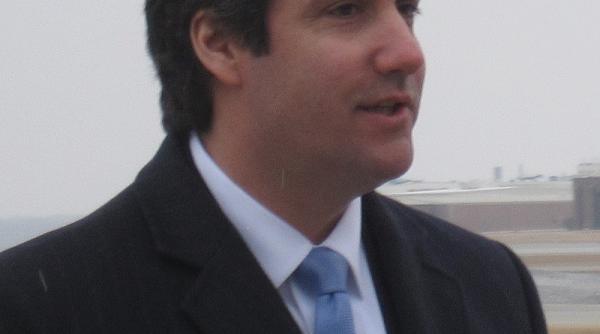 sua avocatul lui donald trump pus sub ascultare de fbi