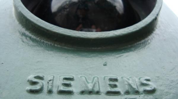 siemens obliga mii de muncitori sa isi ia o saptamana de vacanta
