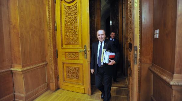 un ordin al lui tudorel toader interzice salariatilor de la justitie sa fie surse de informatii