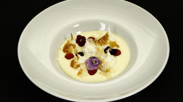 bucatari profesionisti un concurent care vinde clatite la metrou si o bona filipineza au trecut in etapa urmatoare chefi la cutite