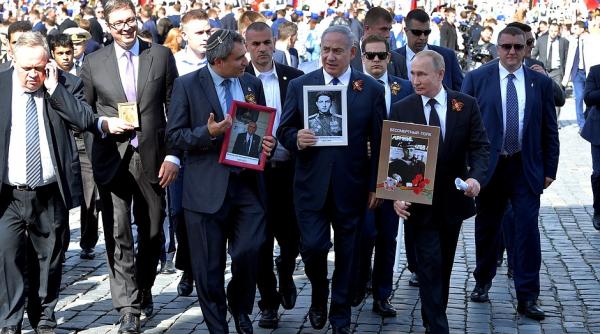 galerie foto vladimir putin la parada din piata rosie rusia deschisa dialogului privind problemele de securitate in lume