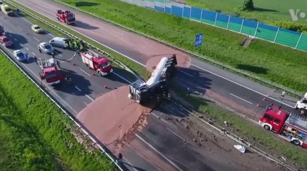 12 tone de ciocolata s au revarsat pe autostrada din polonia