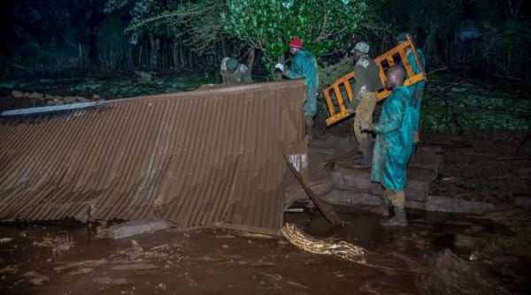 150 de morti in urma inundatiilor din kenya 20 de victime dupa ruperea unui baraj