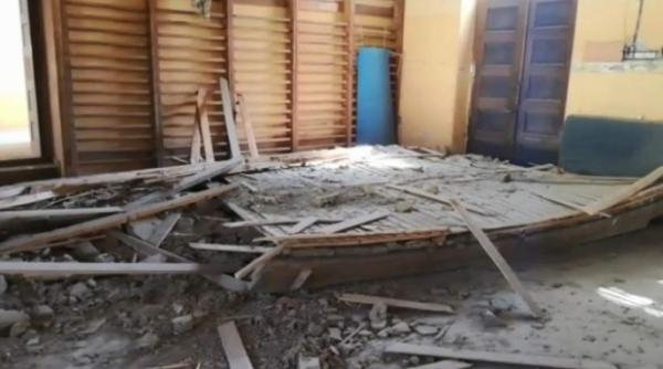 incredibil tavanul unei salii de sport a unui liceu din blaj s a prabusit partial