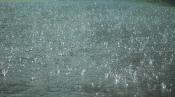 cod galben de ploi si descarcari electrice pentru judetele hunedoara si braila