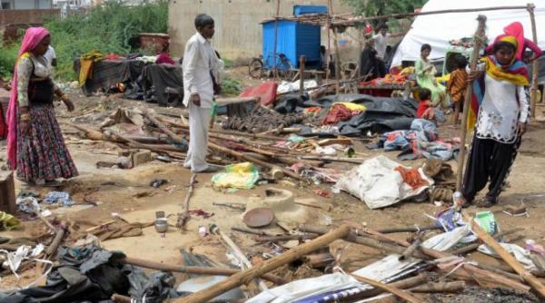 furtunile puternice care au lovit india s au soldat cu peste 70 de morti