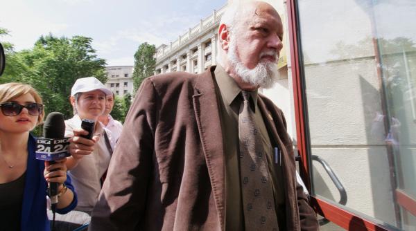 urmarirea penala in dosarul revolutiei a fost extinsa pentru gelu voican voiculescu pentru infractiuni contra umanitatii