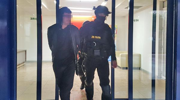 traficanti de droguri studenti la drept si medicina retinuti de procurorii diicot