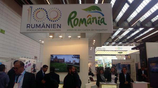 cimitirul vesel de la sapanta a facut furori la targul de turism de la frankfurt