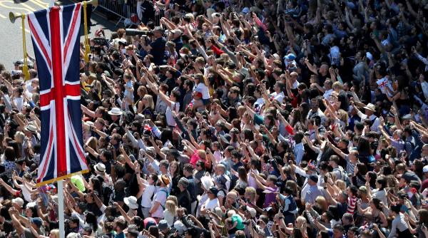 nunta regala localnicii din windsor extaziati de evenimentul gazduit de orasul lor