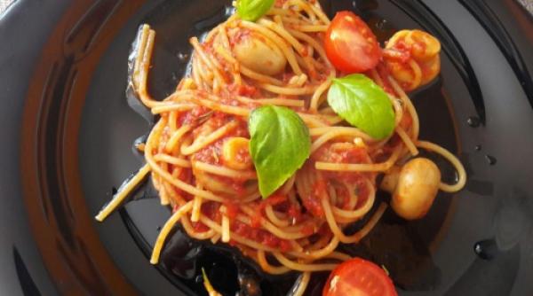 reteta zilei spaghete cu rosii ciuperci si busuioc