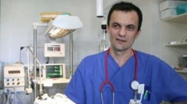 seful sectiei de terapie intensiva nou nascuti de la marie curie isi spune povestea de viata la totul pentru dragoste