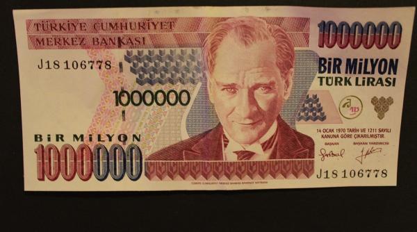 criza in turcia lira turceasca s a devalorizat puternic banca centrala intervine si mareste dobanda de politica monetara cu 300 de puncte de baza