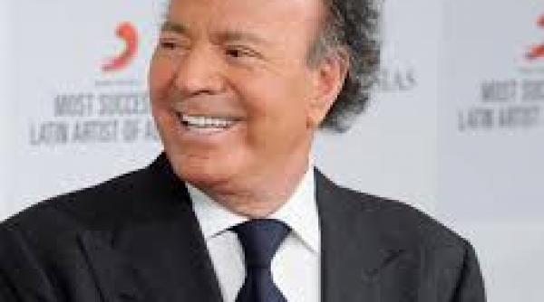 viata lui julio iglesias va fi ecranizata intr un serial de televiziune