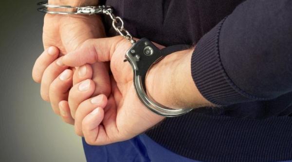 a fost retinut tanarul de 21 de ani acuzat ca ar fi acostat o fata in scara unui bloc