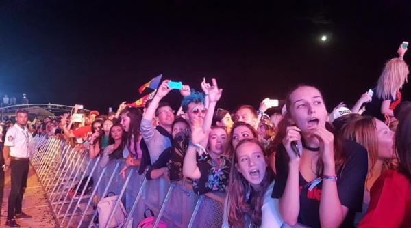 doi tineri au murit la un festival de muzica din sudul marii britanii