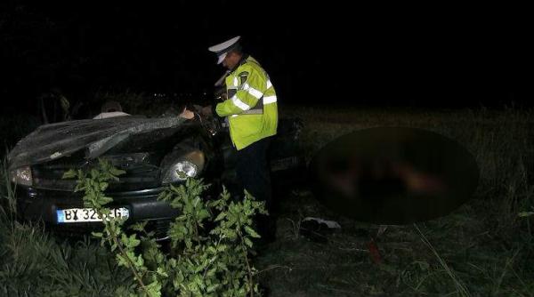 accident teribil in timis cinci persoane au murit iar singurul supravietuitor este un baiat de 8 ani masina a plonjat zeci de metri dupa ce s a izbit de calea ferata