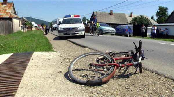 caz socant la hunedoara un biciclist a murit dupa ce s a lovit de un copac