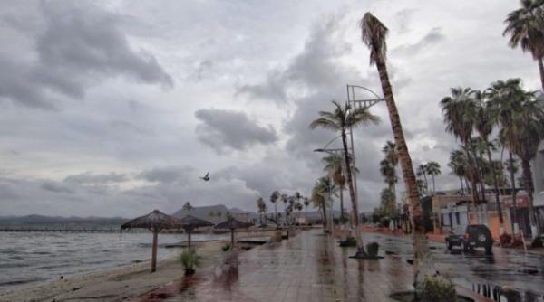 peste 30 de persoane si au pierdut viata in urma furtunilor inregistrate in nordul si estul indiei