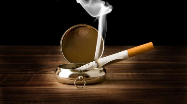 tutunul consumat sub orice forma distruge inimi si chiar vieti atrag atentia medicii