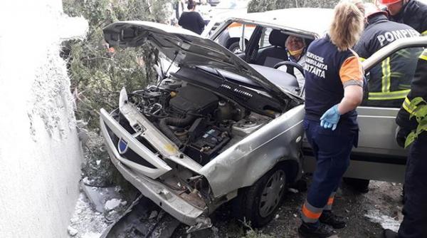 incident incredibil la constanta un barbat beat a intrat cu masina in bloc