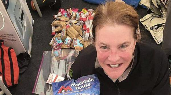 a supravietuit pe everest dar a murit cazand pe scara