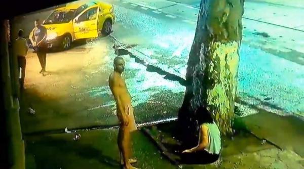 femeie batuta cu bestialitate pe strada de propriul fiu politia s a sesizat pentru violenta in familie