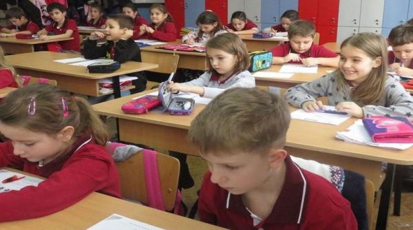 maine de ziua invatatorului elevii vor desfasura activitati extracurriculare