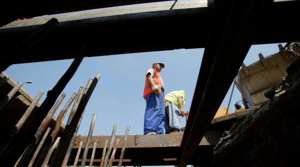 salariatii din industrie castiga mai putin decat in 2017