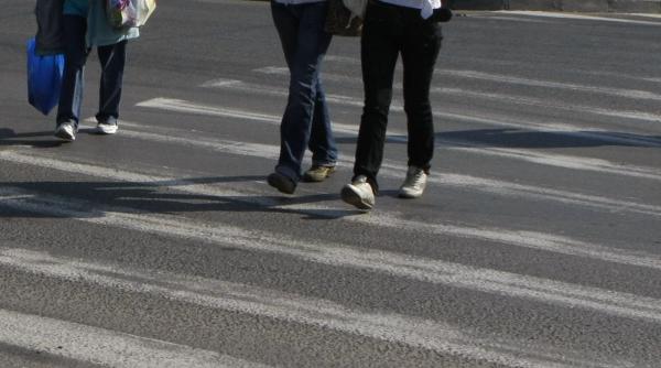 trei adolescente au fost accidentate pe o trecere de pietoni din galati