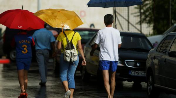 anm averse si descarcari electrice in 10 judete in urmatoarea ora