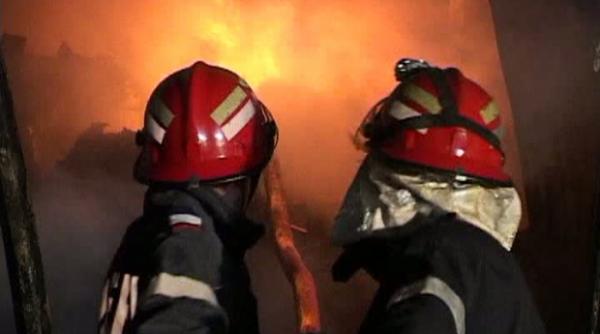 flacari de 2 metri la un incendiu care a cuprins o conducta de gaz in comarnic