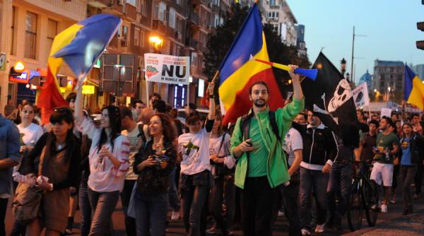 protest in bucuresti fata de blocarea procedurii de includere a rosiei montane in lista unesco