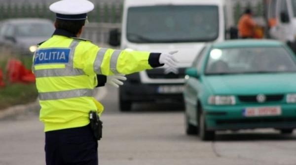 atentie soferi circulatie restrictionata pe dn13 dupa ce un autoturism a luat foc