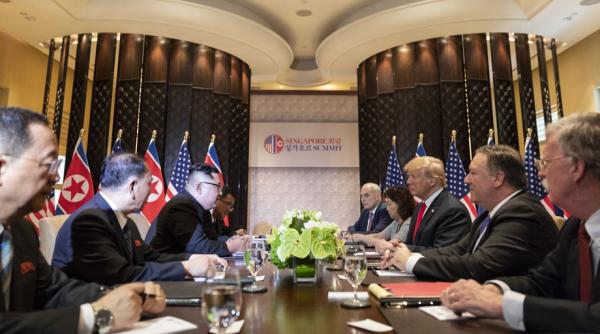 galerie foto video intalnirea istorica dintre donald trump si kim jong un